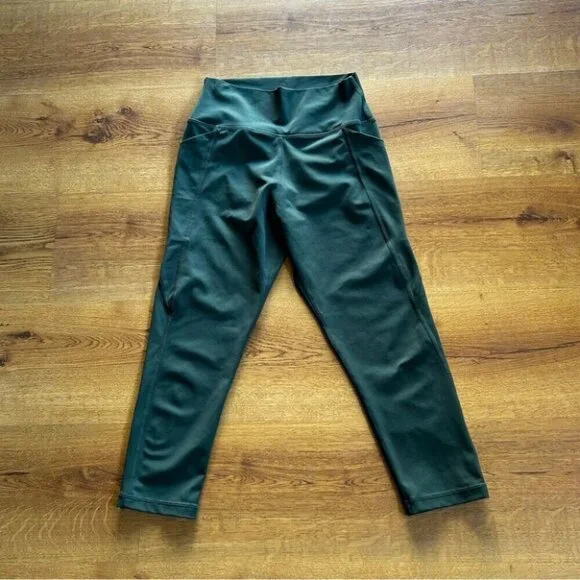 Senita Athletics Army Green Cropped Leggings Size Medium - Picture 2 of 3